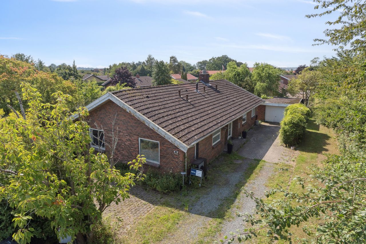 Ejendomsbillede 2 af 32