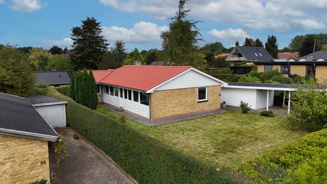 Langstrengvej 37,  Villa