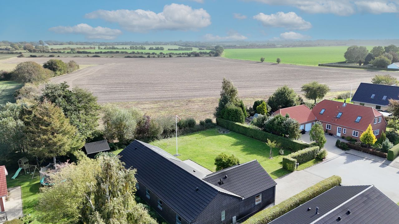 Ejendomsbillede 3 af 26