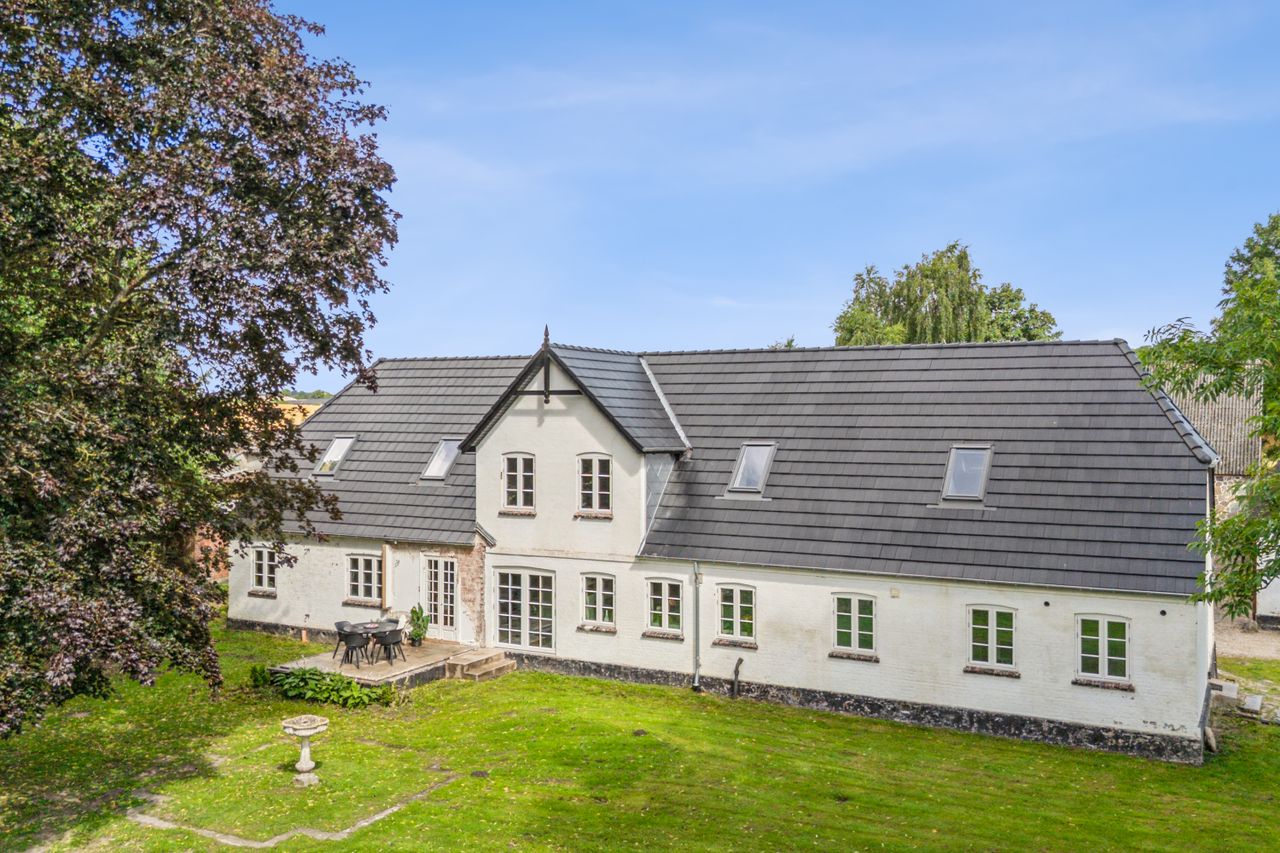 Ejendomsbillede 2 af 35