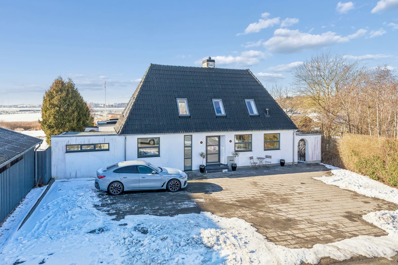 Ejendomsbillede 2 af 32