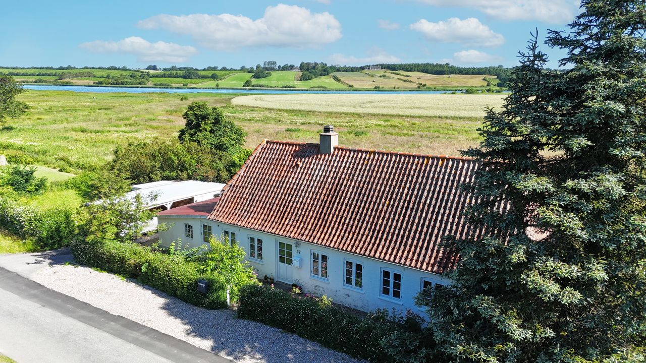 Ejendomsbillede 2 af 12