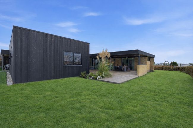 Jeppe Aakjærs Vej 3,  Villa