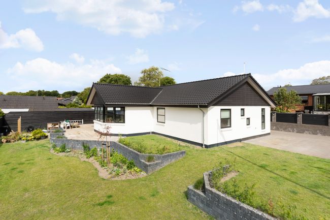 Engblommevej 3,  Villa