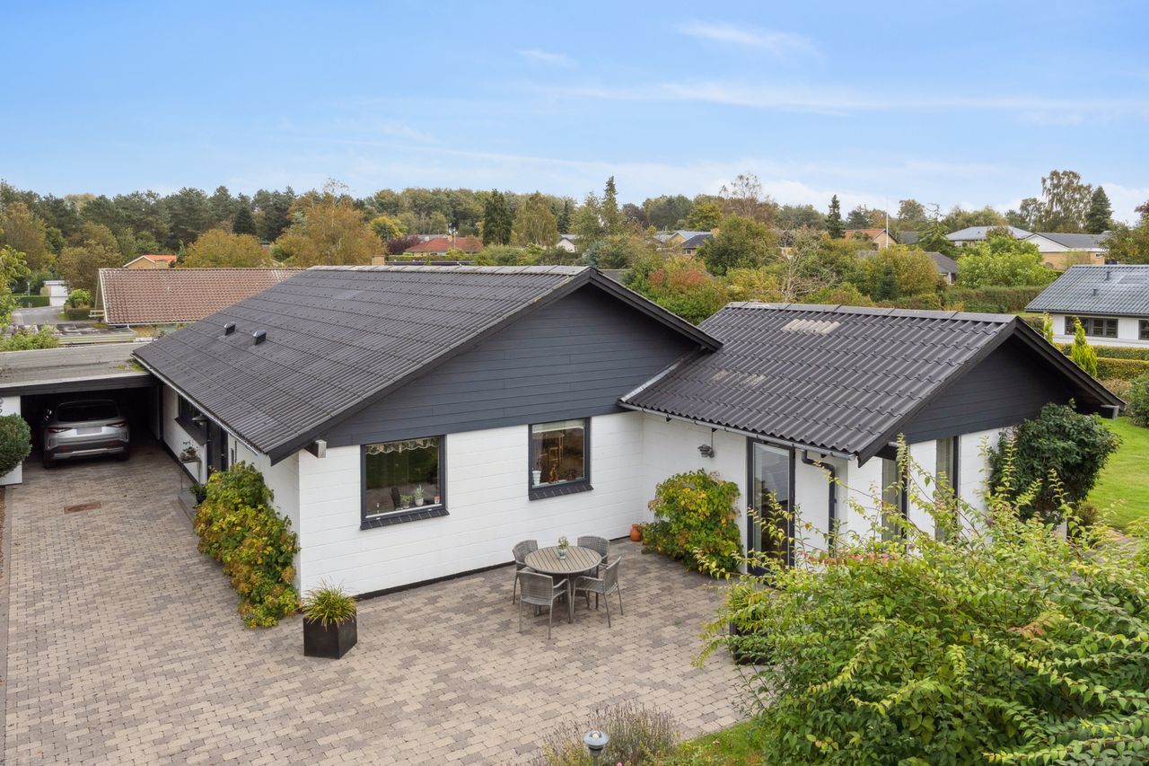 Ejendomsbillede 2 af 30