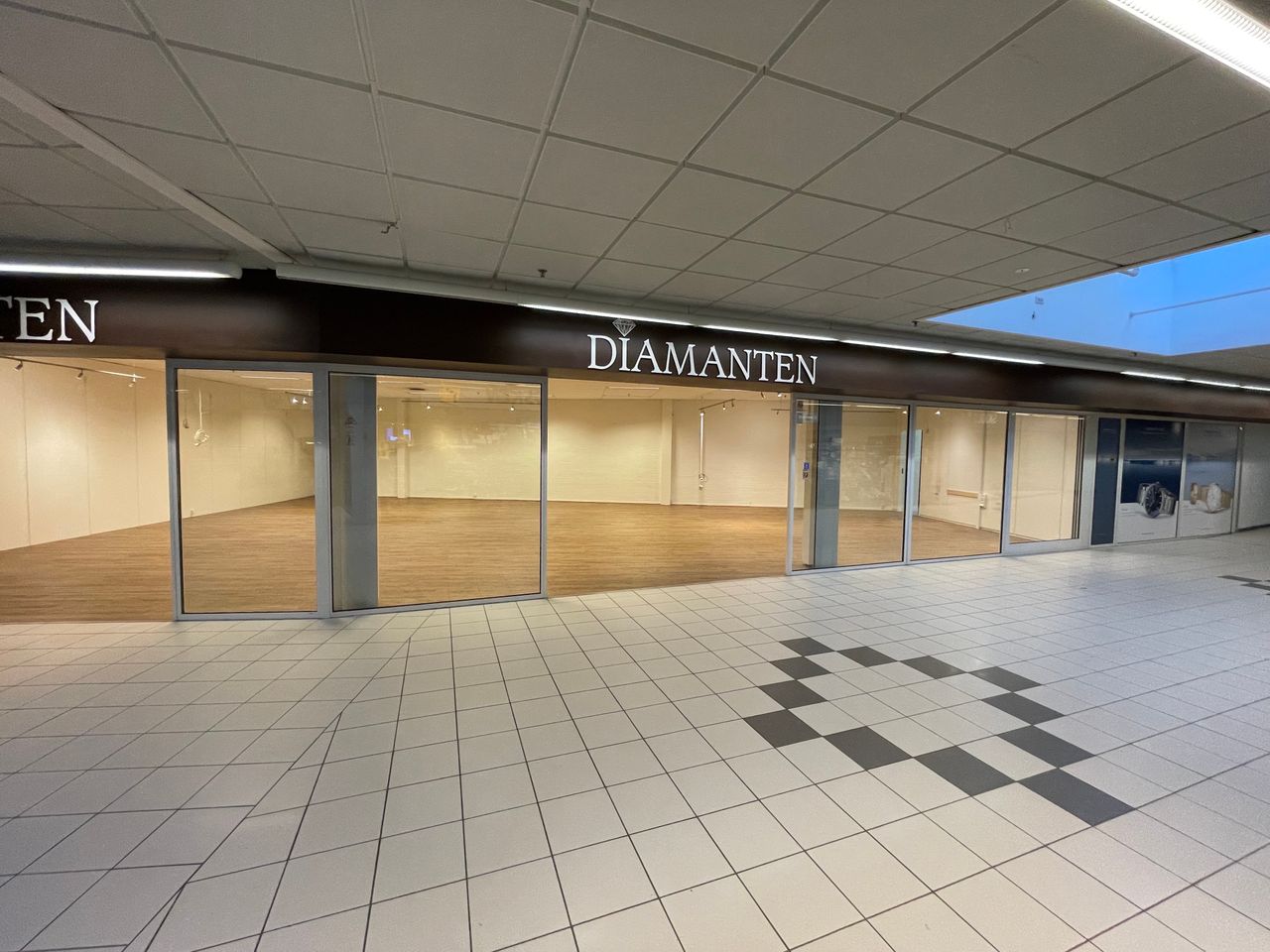 Ejendomsbillede 3 af 10