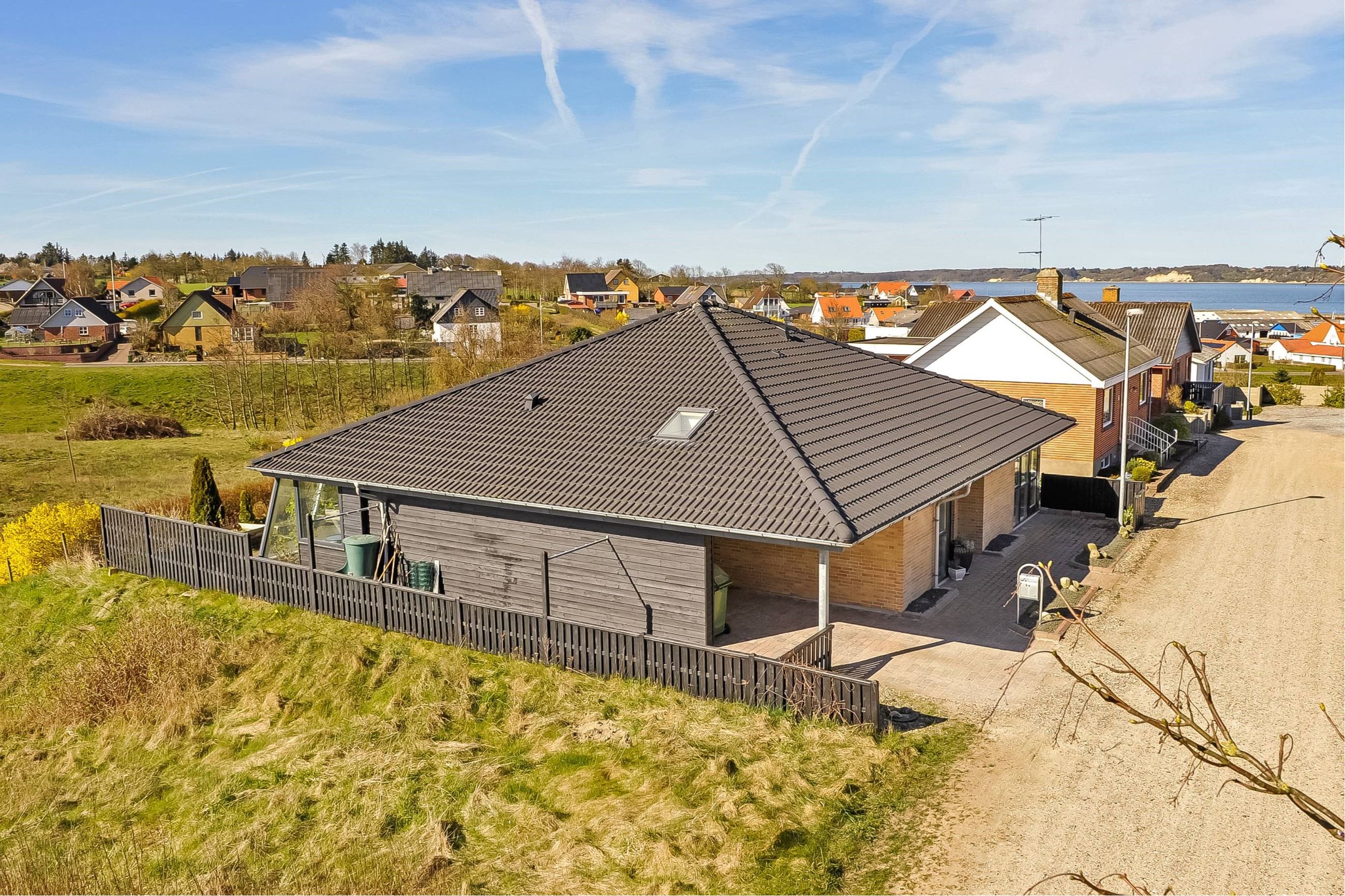 Solbakken 8, Hvalpsund Villa