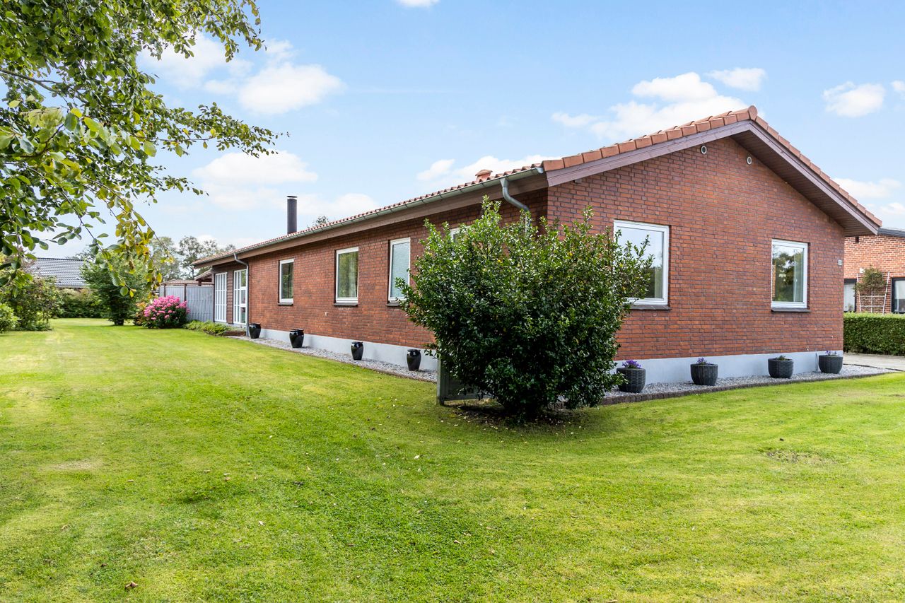 Ejendomsbillede 2 af 24