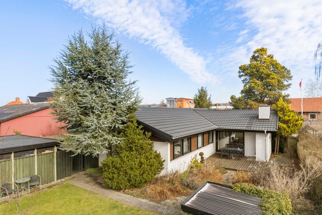 Kirkebjerg Allé 120,  Villa