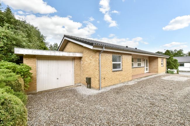 Skovbakken 2,  Villa