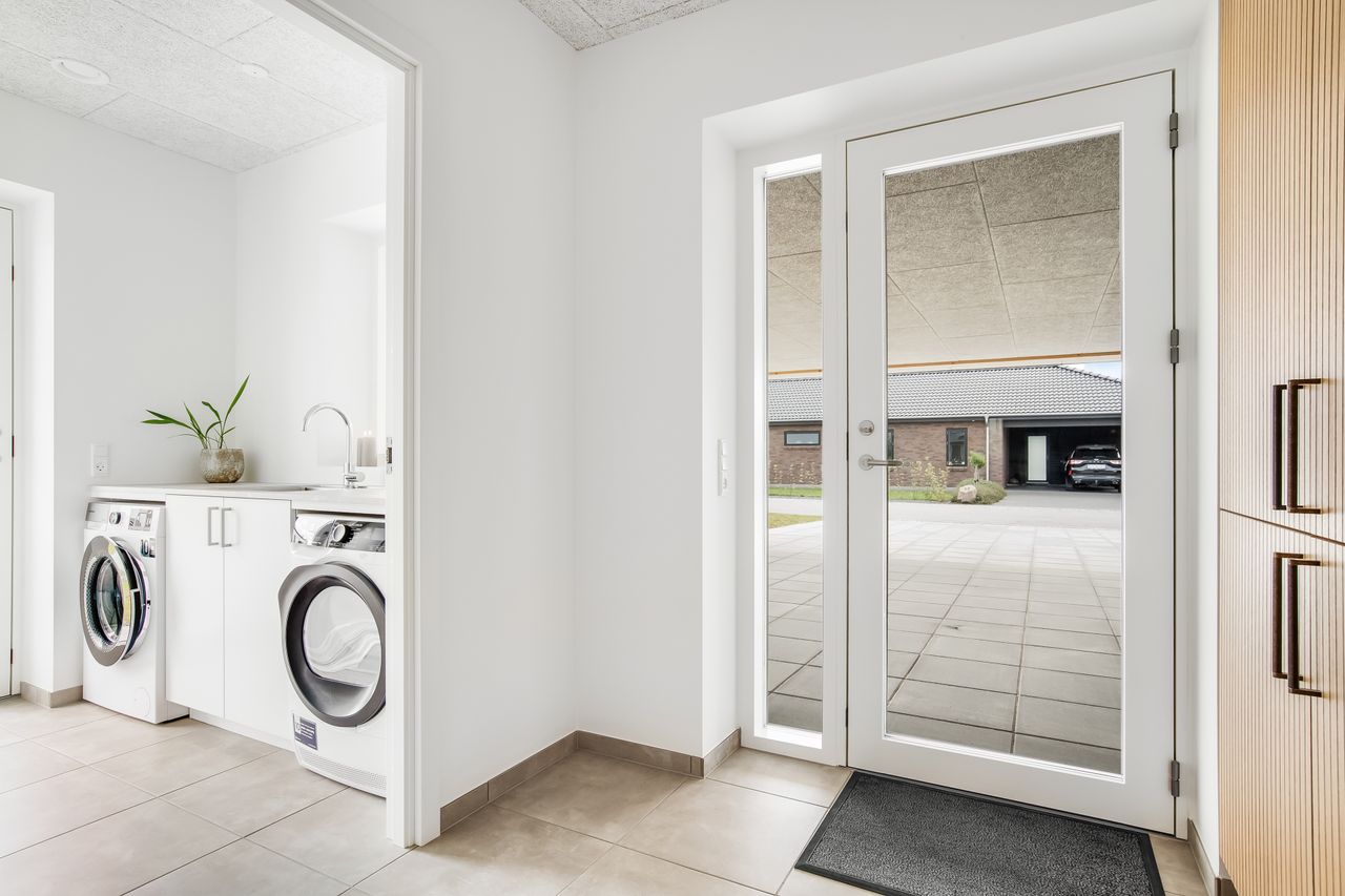 Ejendomsbillede 3 af 27