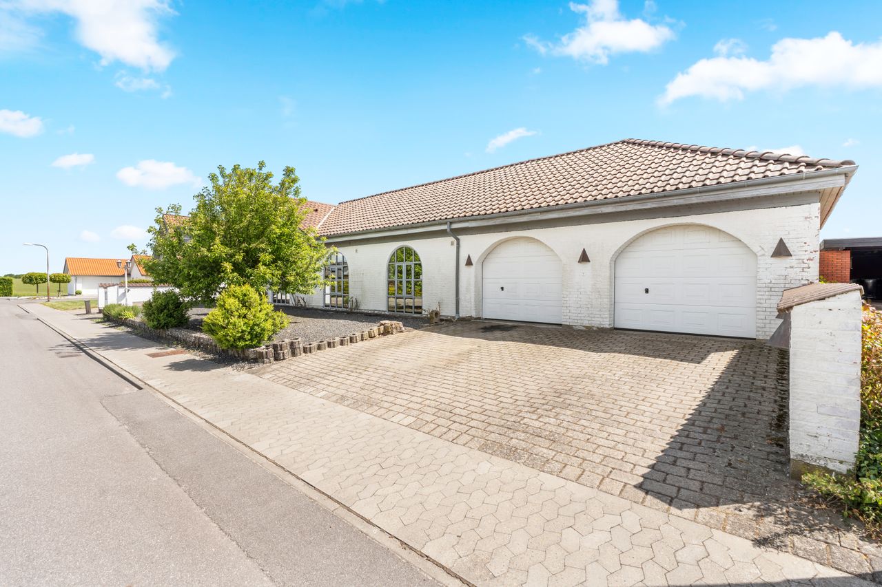 Ejendomsbillede 2 af 15