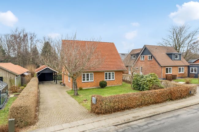 Ladelundvej 9,  Villa