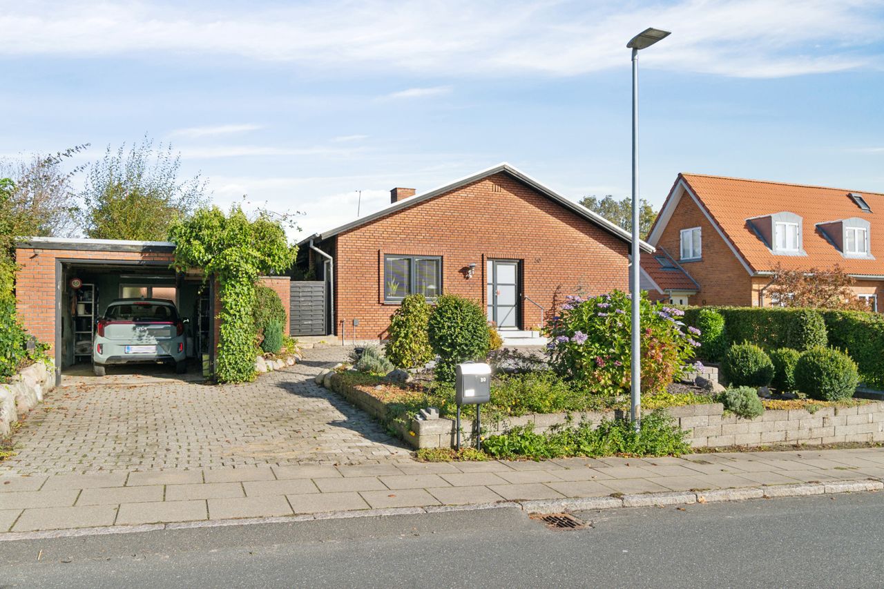 Ejendomsbillede 2 af 25