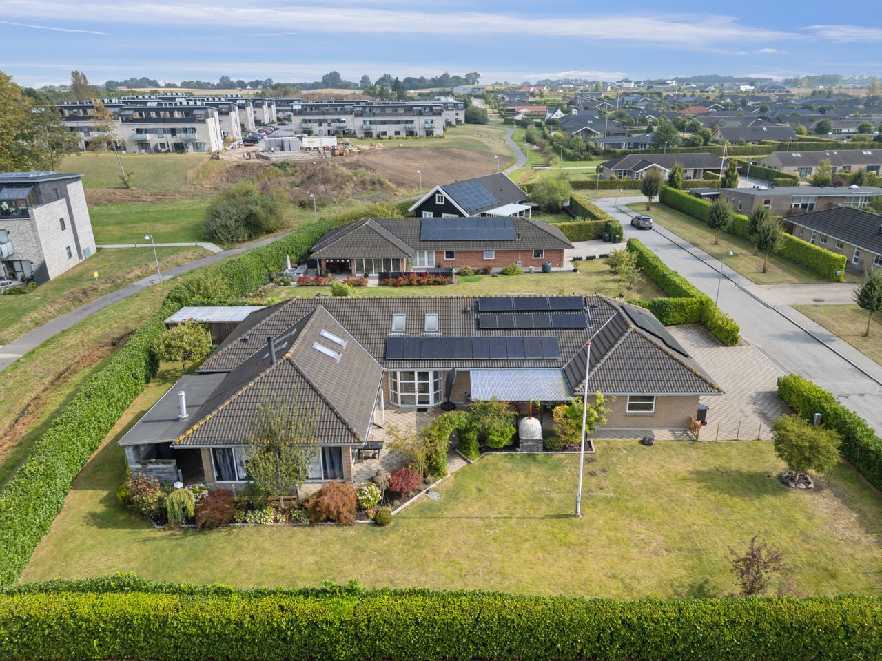 Ejendomsbillede 2 af 37