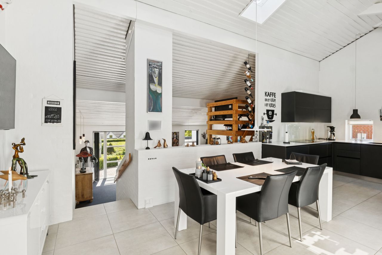 Ejendomsbillede 3 af 25