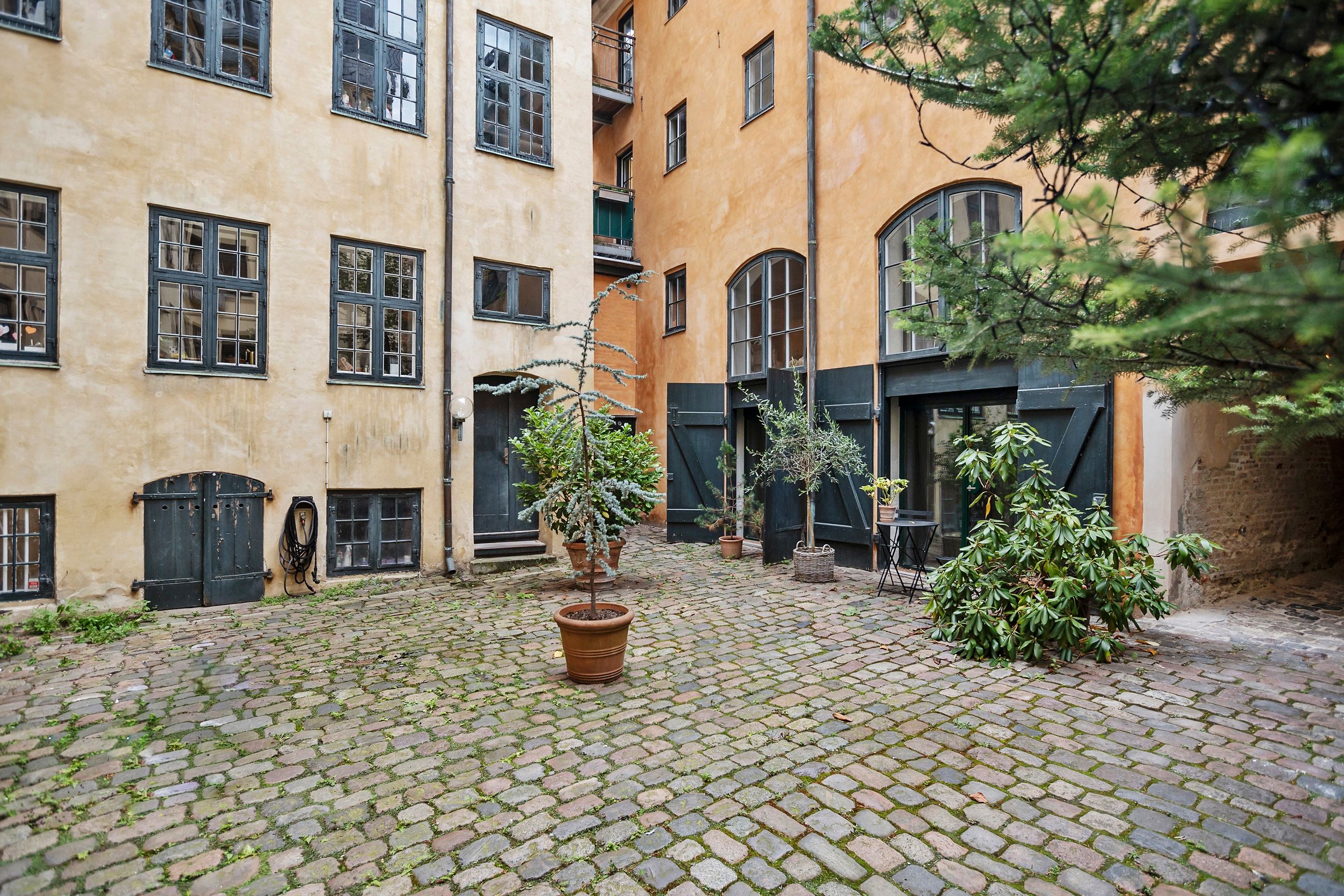Magstræde 11, 1. th, København K - Ejendommen