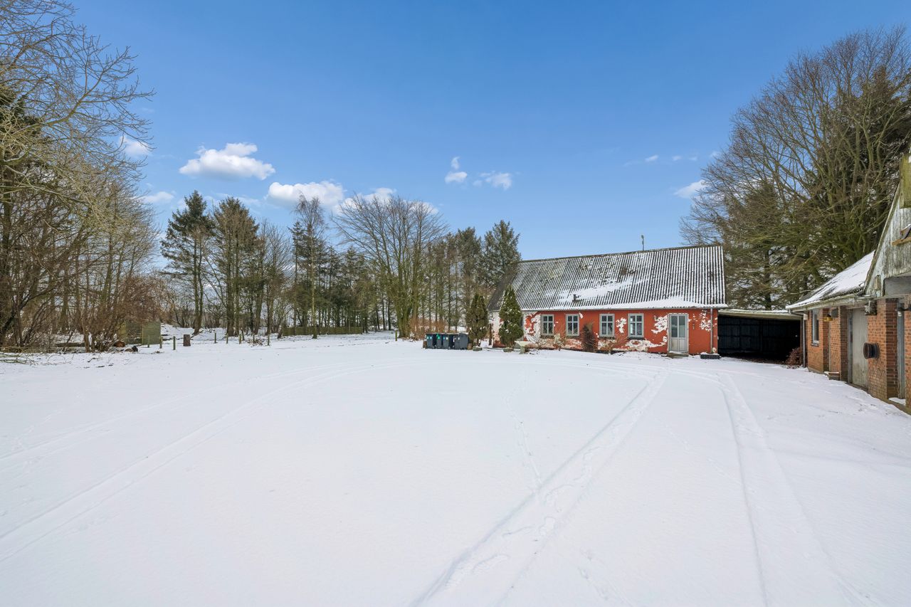 Ejendomsbillede 2 af 18