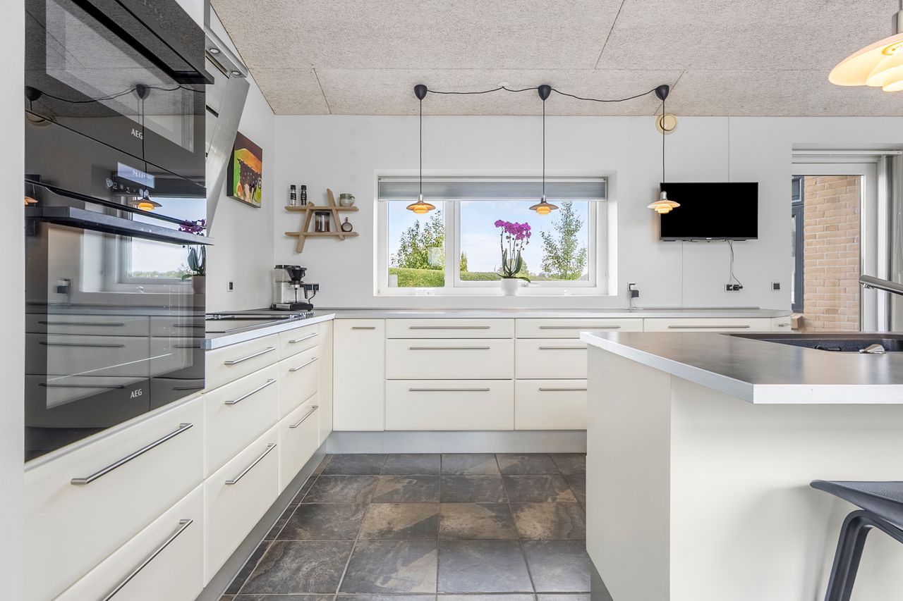 Ejendomsbillede 2 af 24