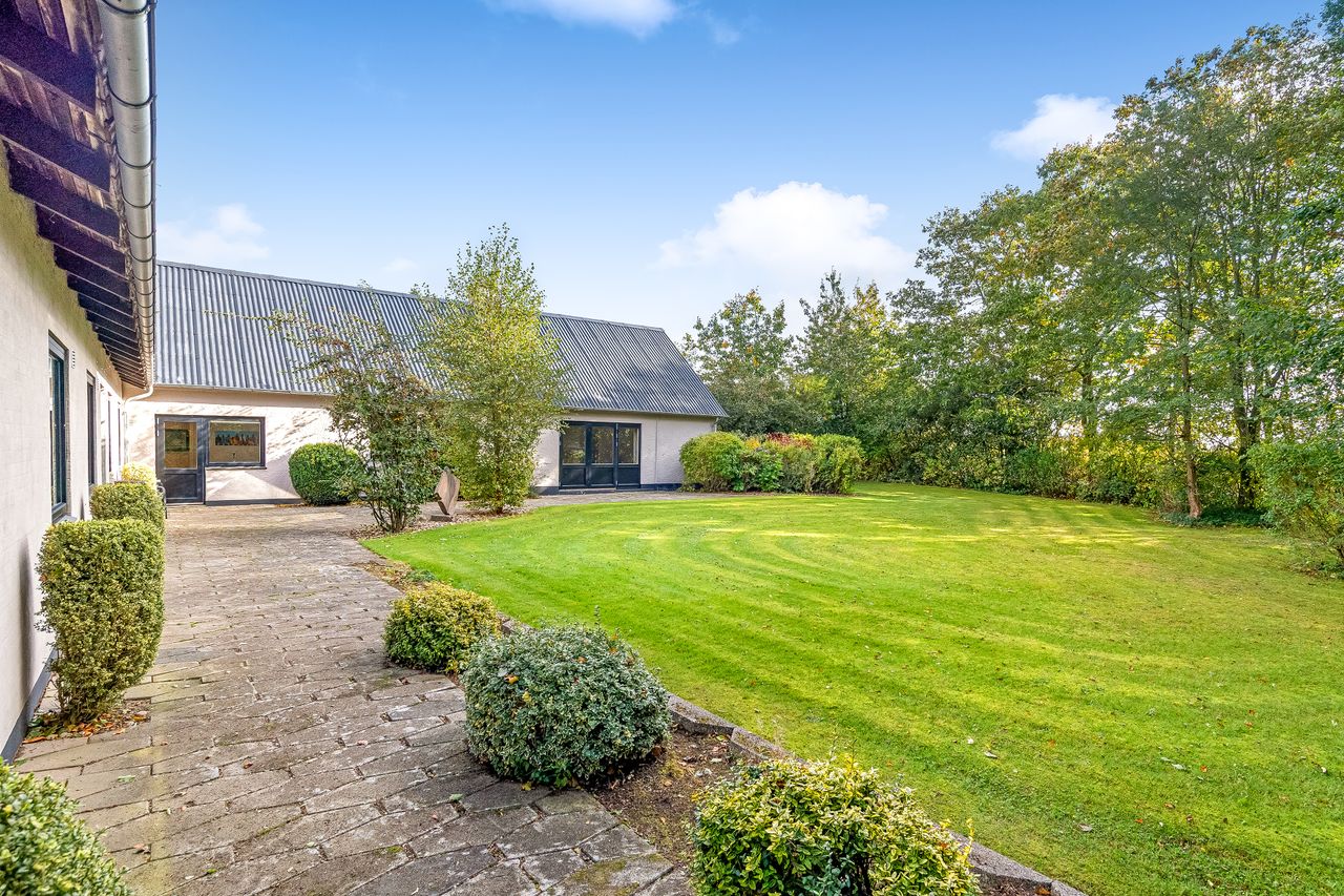 Ejendomsbillede 2 af 65