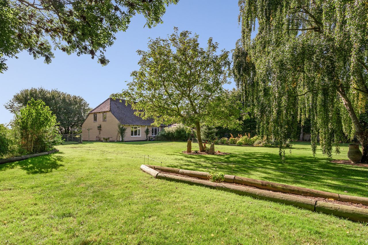 Ejendomsbillede 2 af 15