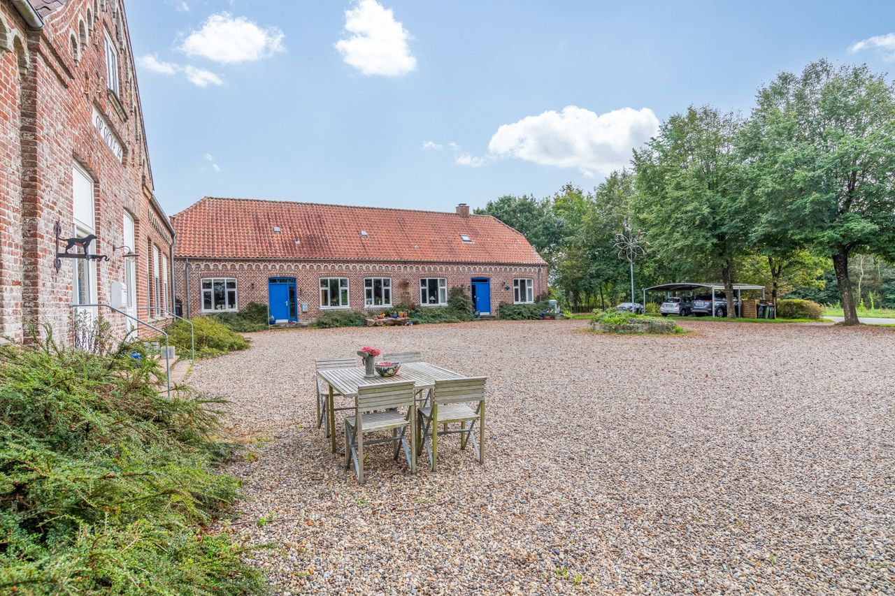 Ejendomsbillede 2 af 48