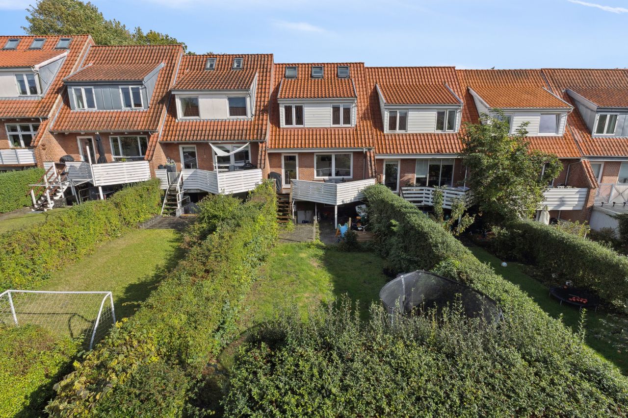 Ejendomsbillede 2 af 25