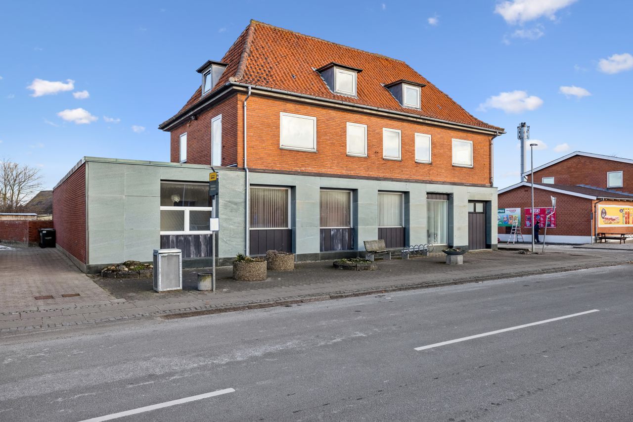 Ejendomsbillede 2 af 19