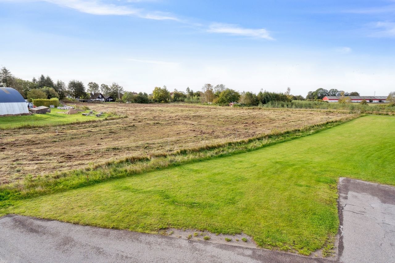 Ejendomsbillede 3 af 13