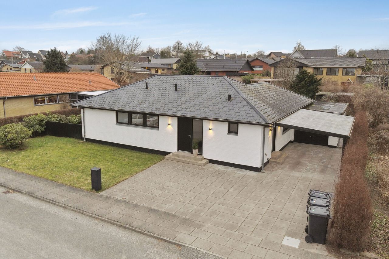 Ejendomsbillede 2 af 32