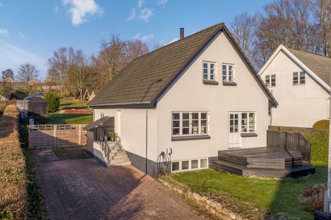 Bystævnevej 2,  Villa