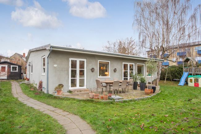 Hyltebjerg Allé 82,  Villa