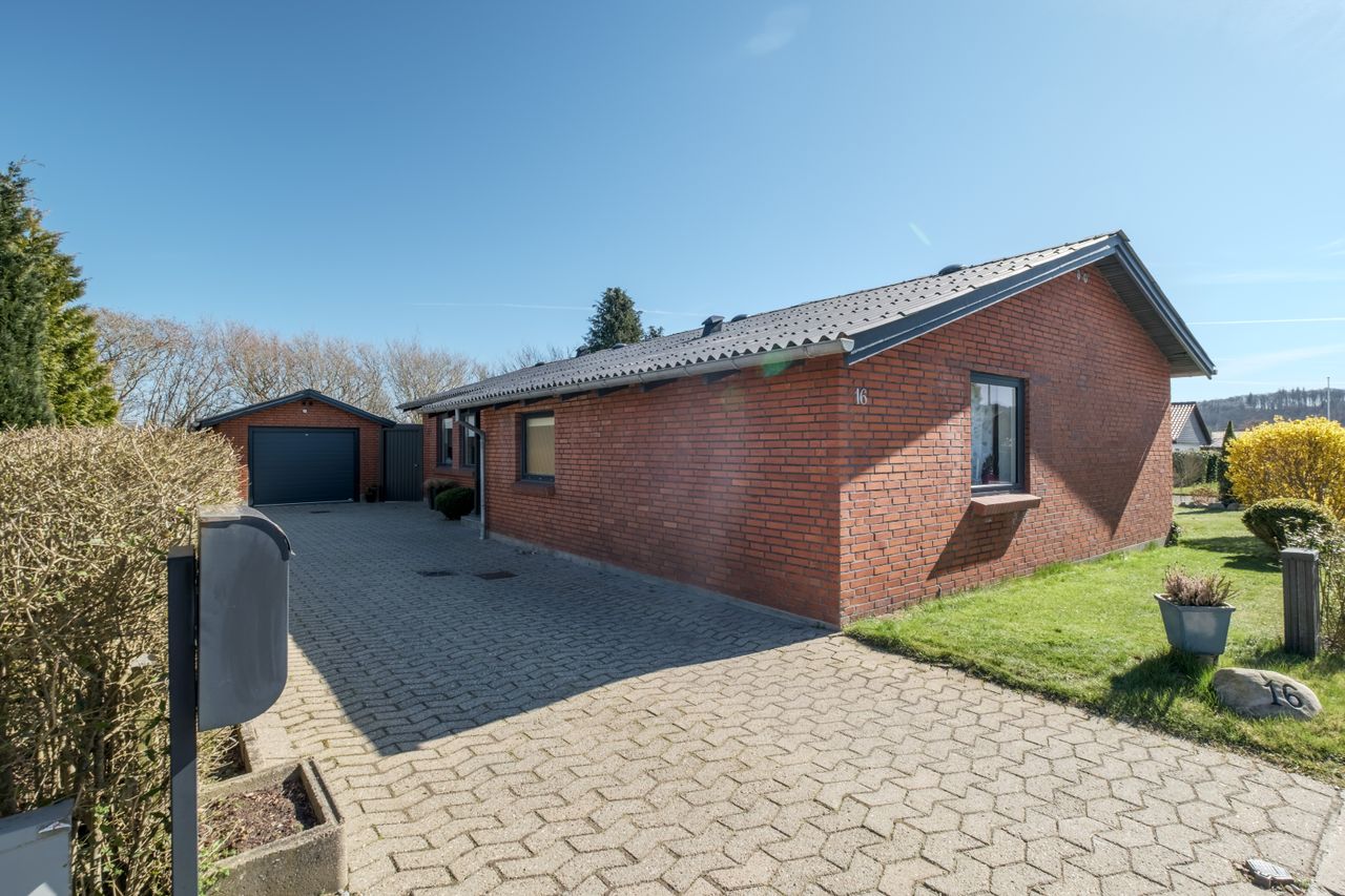 Ejendomsbillede 3 af 24