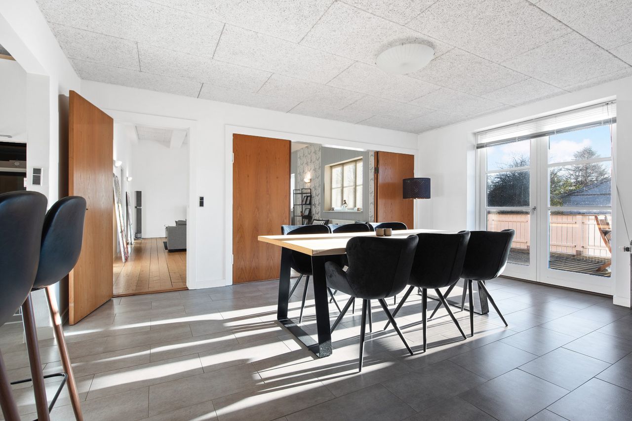 Ejendomsbillede 2 af 15