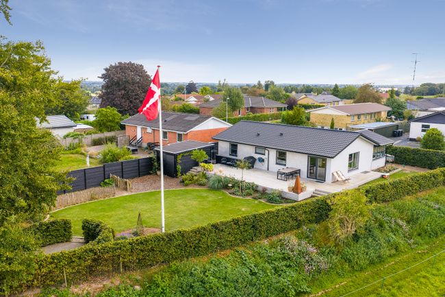 Fuglebakken 14,  Villa