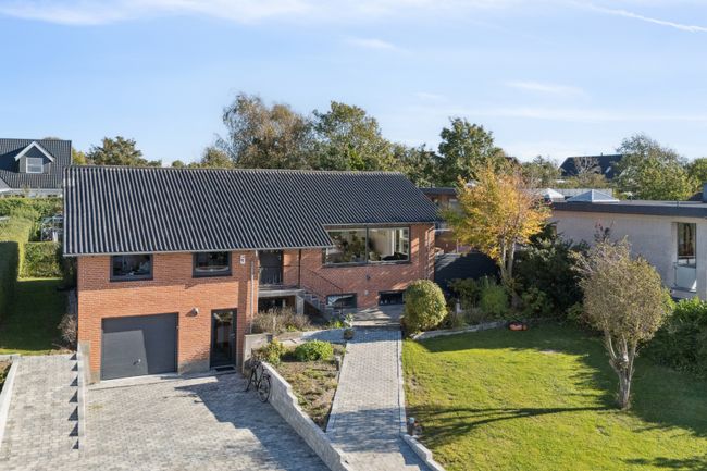 Elmesvinget 5,  Villa