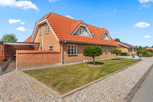 Christiansdalvej 22,  Villa