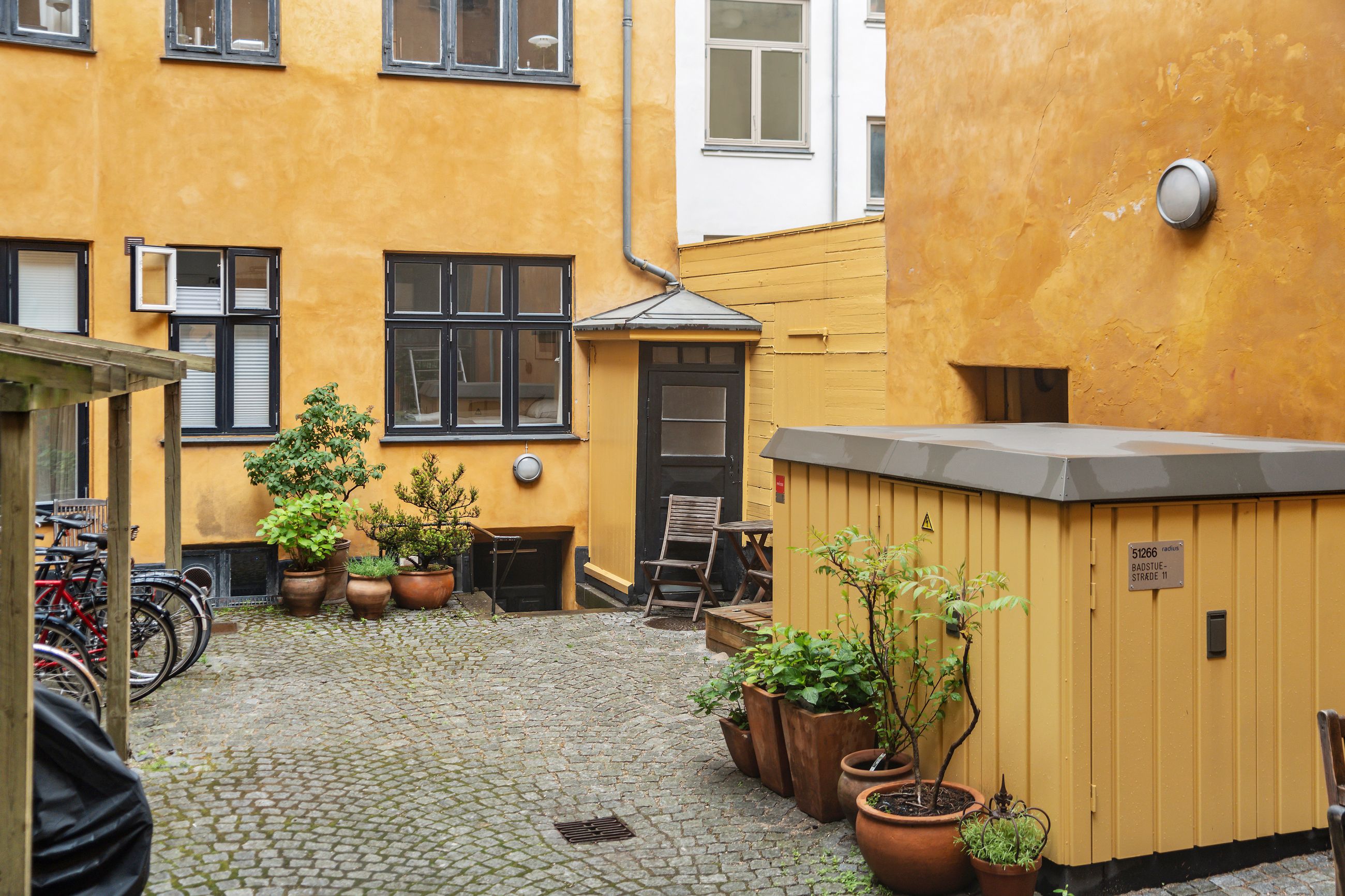 Badstuestræde 9, 2. 3, København K - Ejendommen
