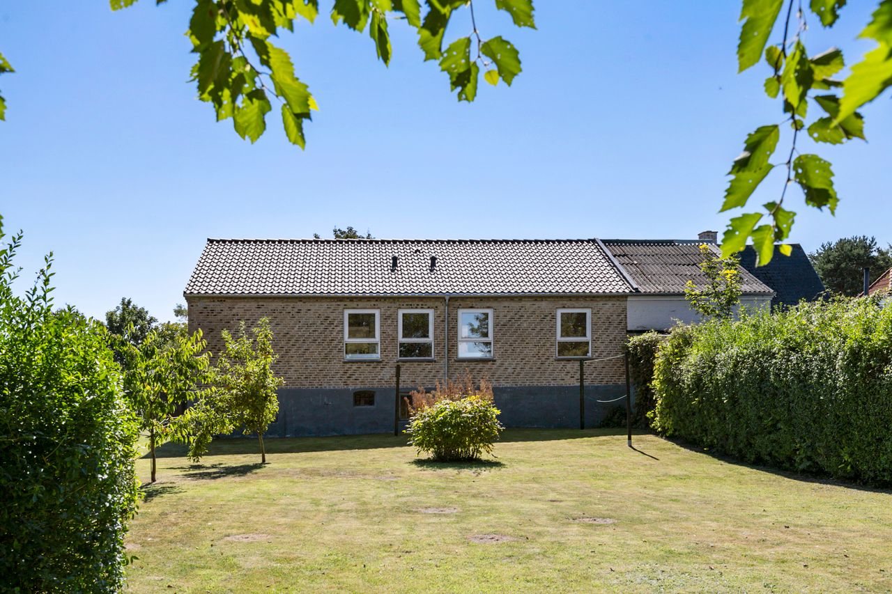 Ejendomsbillede 2 af 25