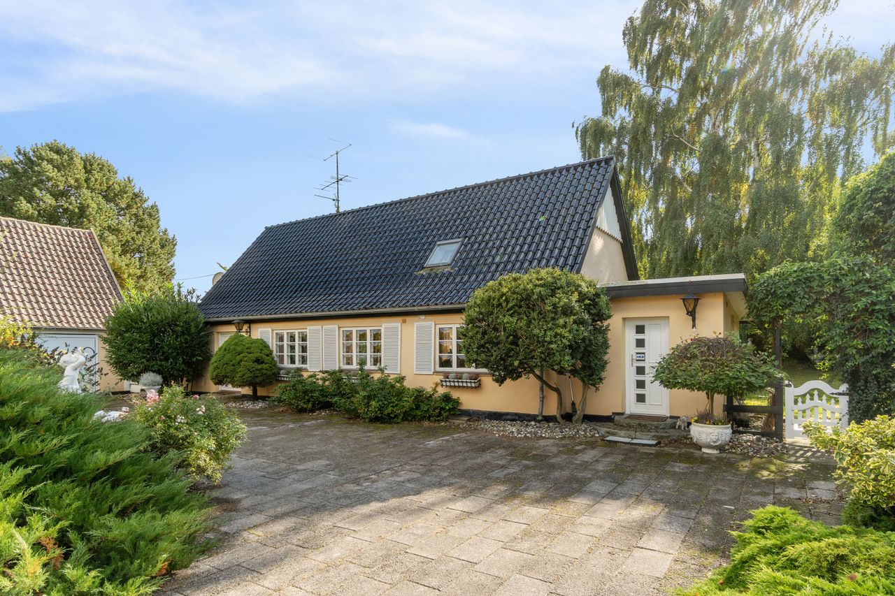 Ejendomsbillede 2 af 40