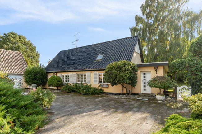 Silkehalevej 8,  Kirke Stillinge