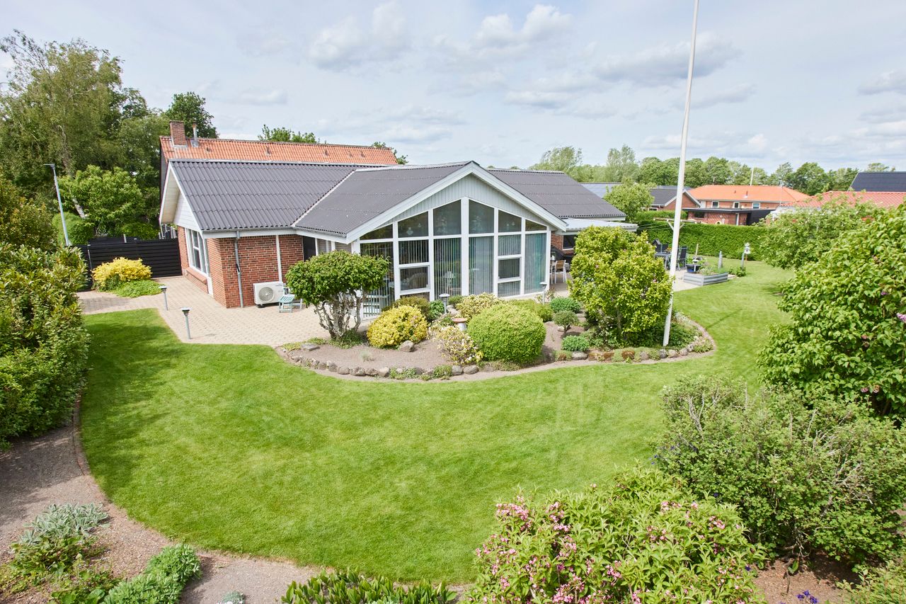 Ejendomsbillede 2 af 20