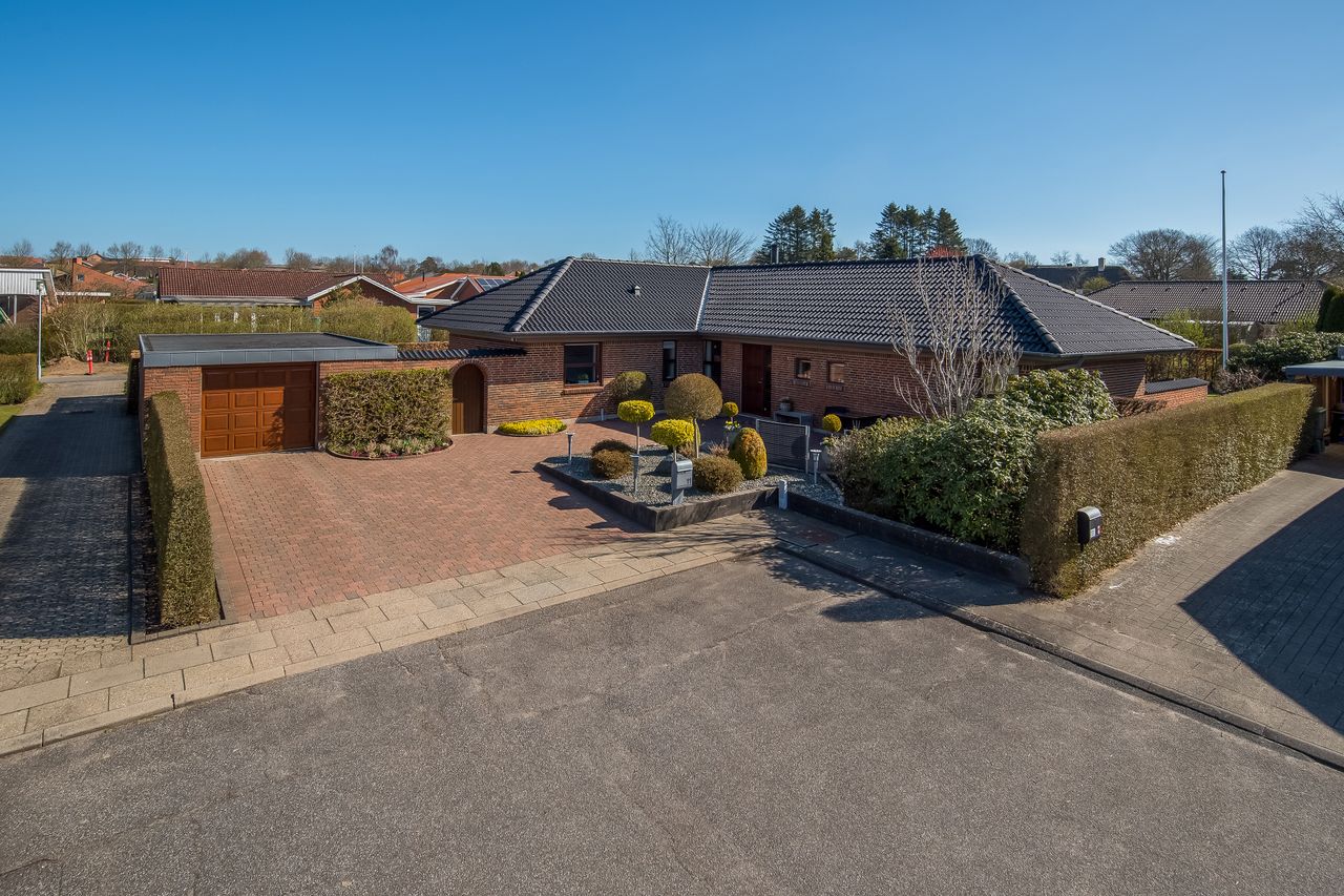 Ejendomsbillede 2 af 32