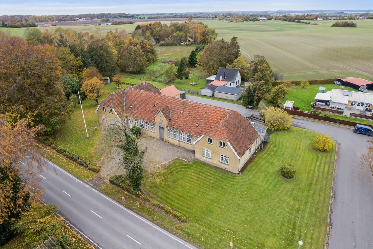 Ejendomsbillede 2 af 44