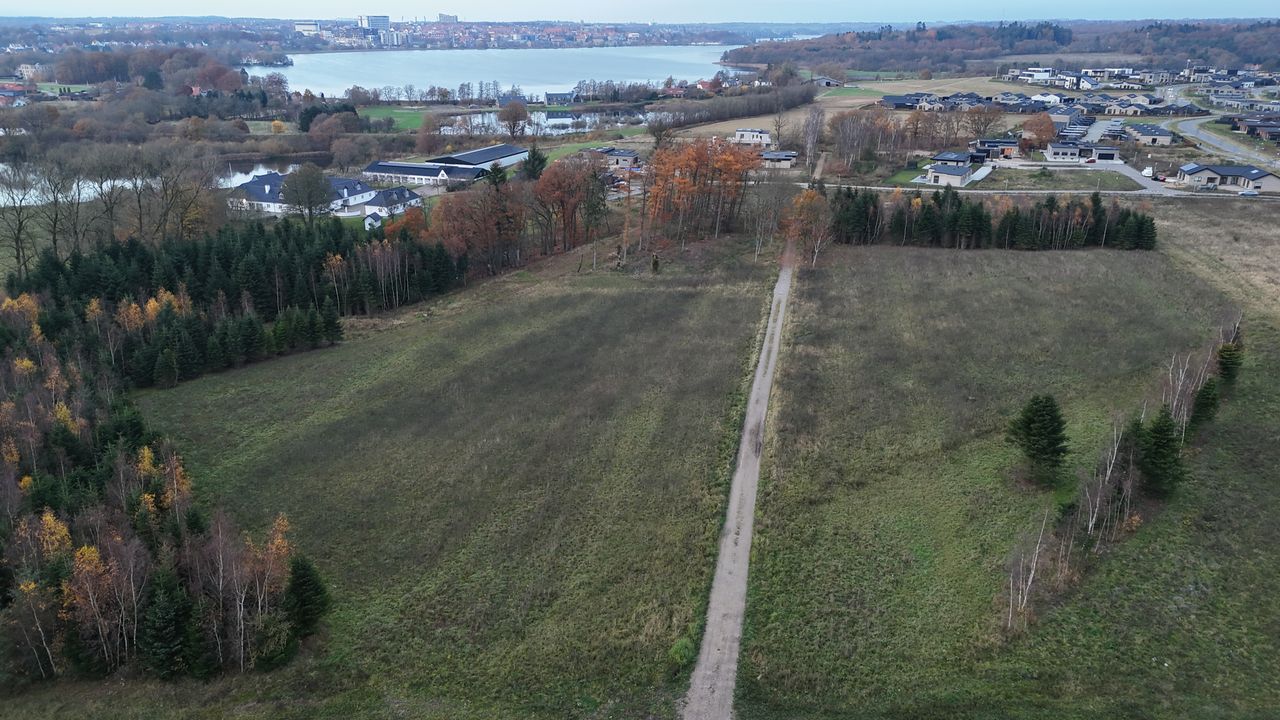 Ejendomsbillede 2 af 13