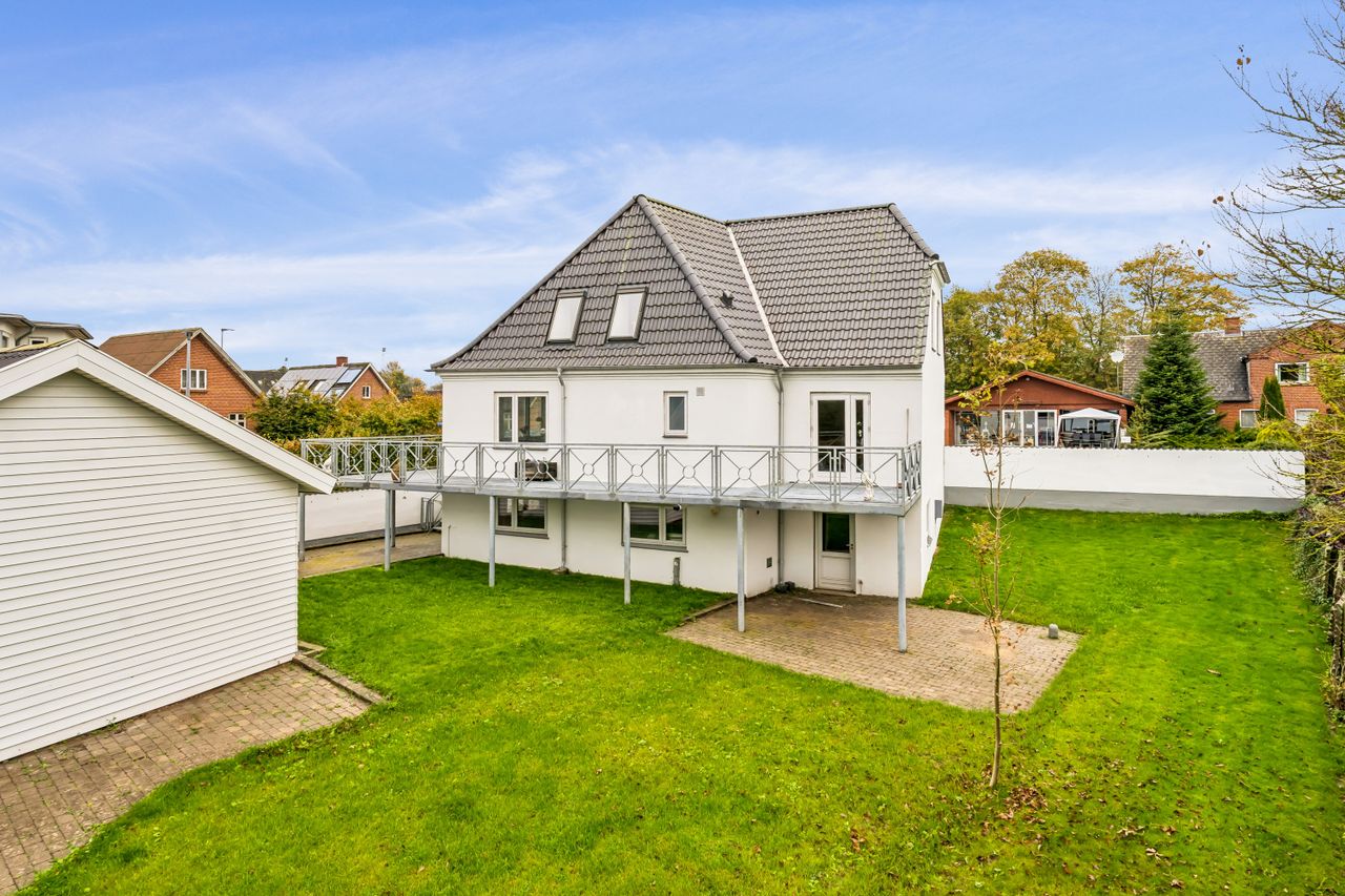 Ejendomsbillede 2 af 27