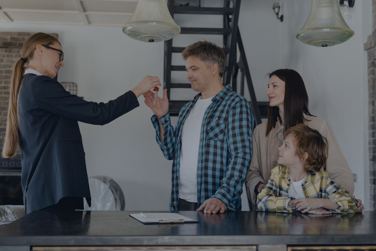 Moderne kontormøde med team